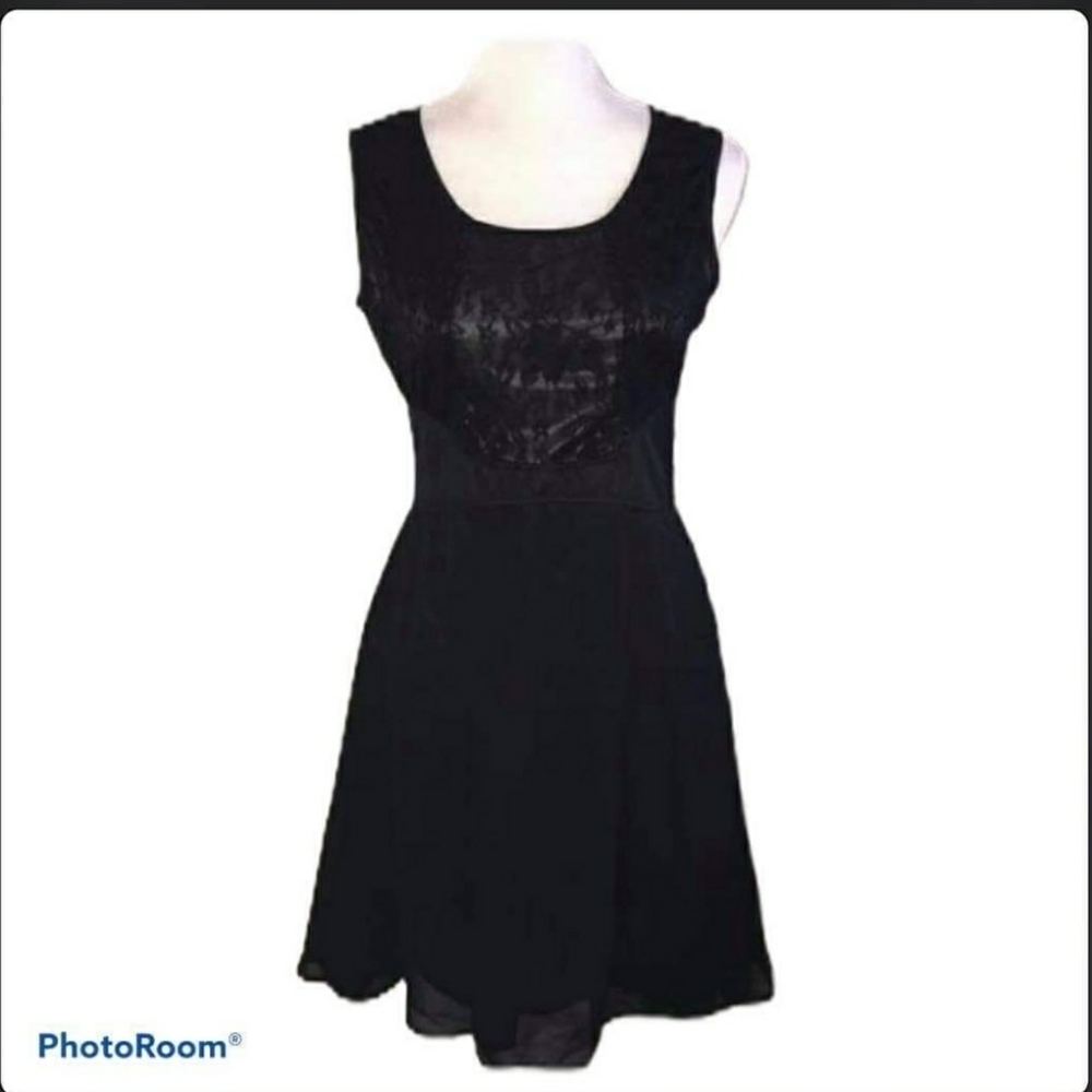 NWT CBRL BLACK LACE SLEEVELESS DRESS